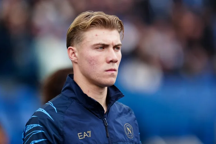 Romano: MU sẽ nhận 44 triệu euro nếu Napoli giành vé dự Champions League