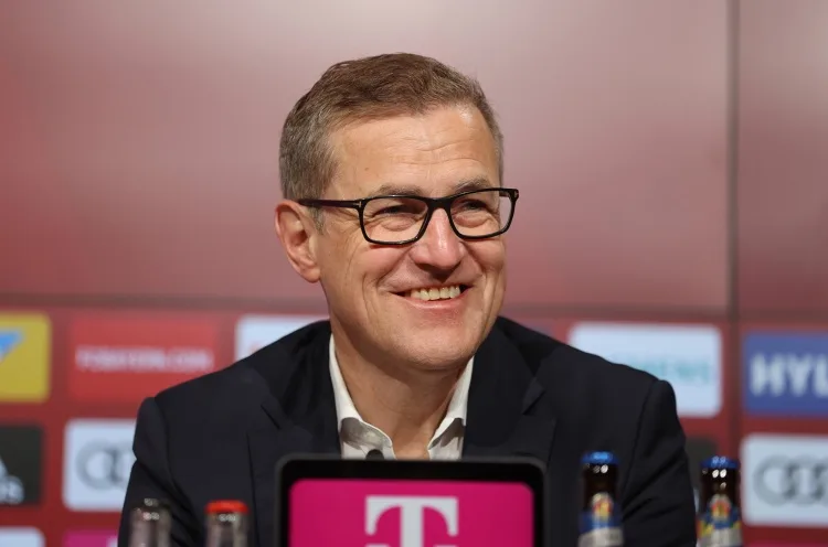Phóng viên: Ban kiểm soát Bayern sẽ họp vào ngày mai để bàn về tương lai của Drayson Eberl và Freund