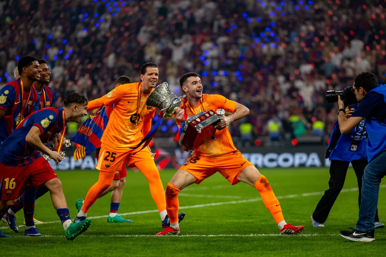 Tôi không nói được tiếng Tây Ban Nha, chỉ nói tiếng Catalan. Joan Garcia đến từ La Masia.