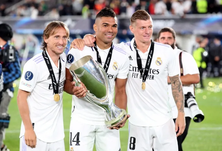 Casemiro: Ở Real Madrid phải luôn nhìn về phía trước, Modric và Kroos luôn là điểm tựa chuyền bóng