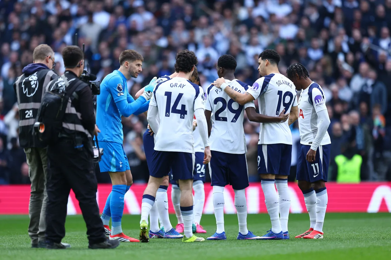 Telegraph: Chelsea rất muốn hạ Tottenham để đẩy cuộc đua trụ hạng tới vòng cuối