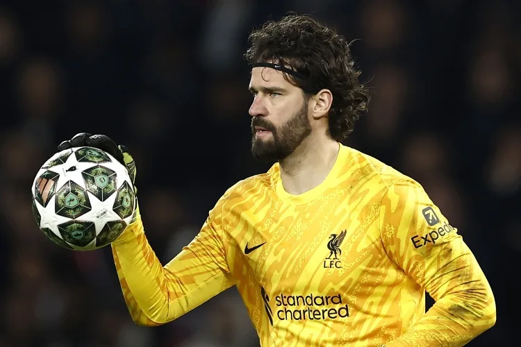 Alisson sẽ bàn chuyện tương lai với Liverpool vào cuối mùa giải, Juventus đã chuẩn bị sẵn hợp đồng 3 năm cho anh