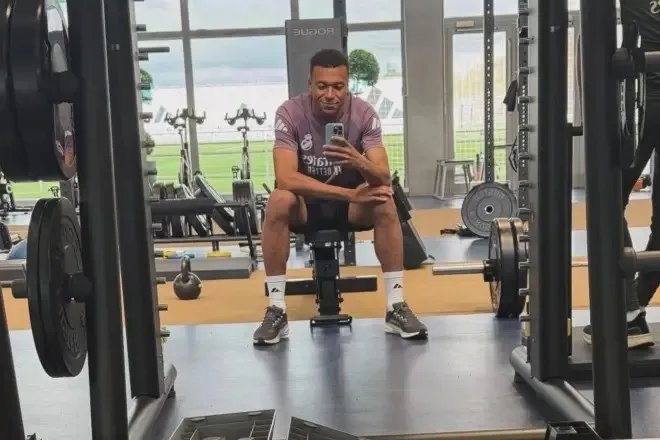 Marca: Toàn đội Real Madrid được nghỉ, Mbappe tiếp tục tập hồi phục để kịp giai đoạn cuối mùa
