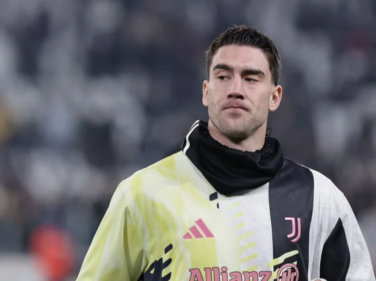 Vlahovic tiếp tục đàm phán với Juventus trong tuần này để gia hạn hợp đồng nhưng Juventus không sẵn sàng tăng đề nghị