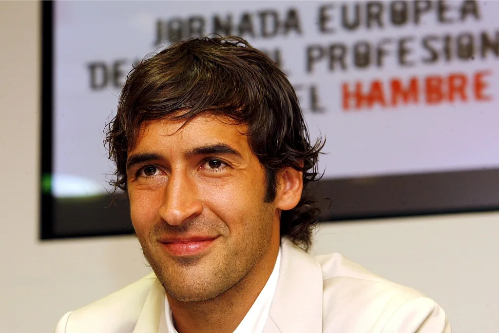 HLV Perez của Rayo Vallecano được cho là sẽ ra đi vào cuối mùa giải, và Raul là một trong những ứng cử viên kế nhiệm ông.