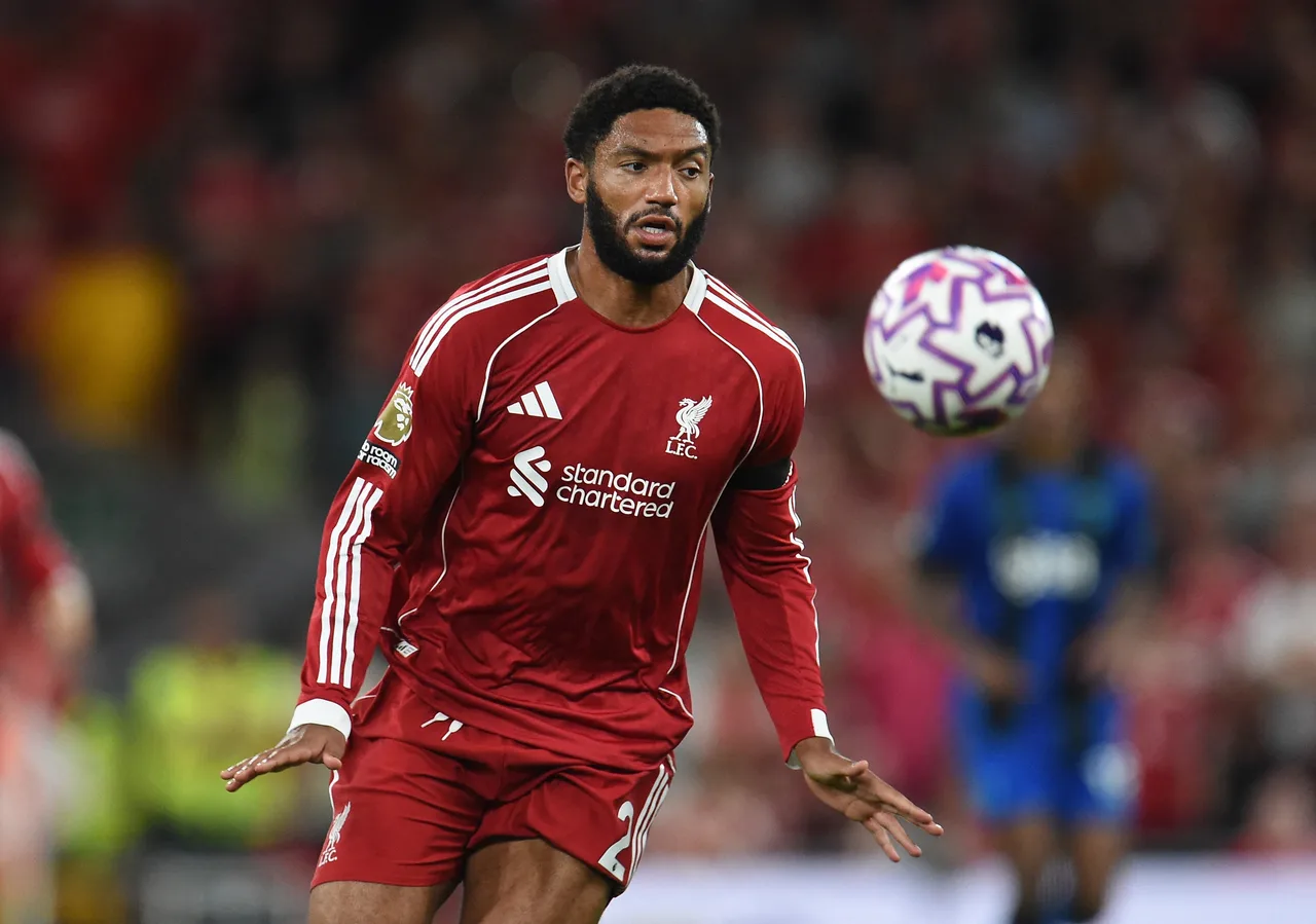 Joe Gomez chưa rõ tương lai, Liverpool có thể mất thêm một thủ lĩnh phòng thay đồ