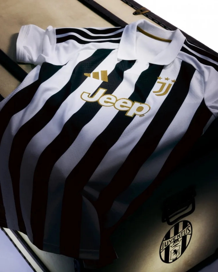 Juventus công bố áo sân nhà mùa mới, tiếp tục dùng sọc đen trắng với logo mạ vàng