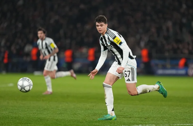 Phóng viên: Dù hợp đồng của Miley còn đến năm 2029 nhưng Newcastle đã ký hợp đồng rồi