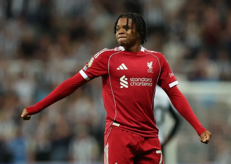 Chính thức: Ngumoha giành giải Tân binh địa phương của năm tại Premier League và giải Cầu thủ nhận học bổng xuất sắc nhất
