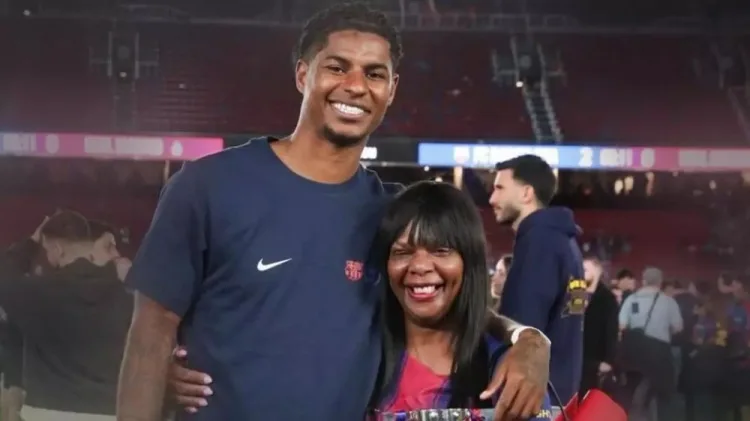 Mẹ Rashford: Có những ngày tôi nói mình đã ăn rồi, nhưng thực ra bụng vẫn trống rỗng