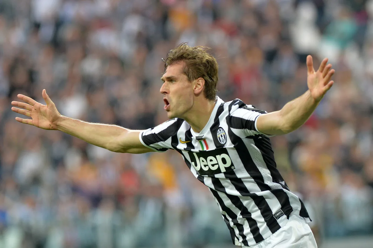 Llorente: Không dễ để hòa hợp với Conte, nhưng anh ấy đã giúp đỡ rất nhiều. Tôi đã mua một chiếc ô tô cho bố tôi bằng đồng lương đầu tiên ở Biba