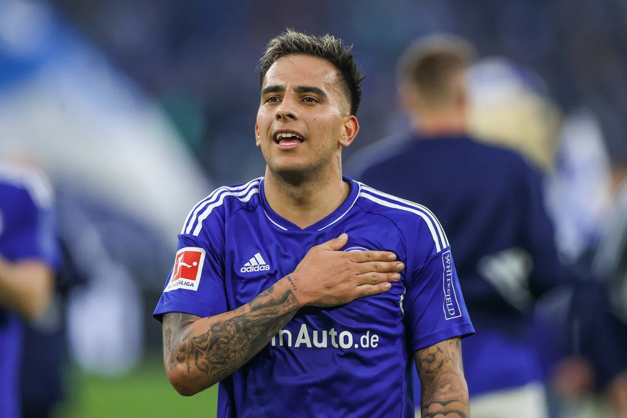 Sporting Lisbon sắp chi 30 triệu euro để ký Rodrigo Salazar