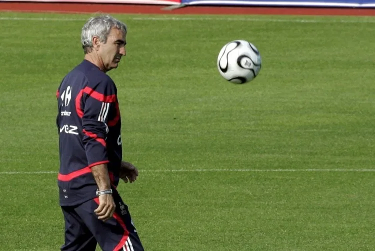 Domenech chỉ trích phim tài liệu World Cup 2010 của Pháp: Nó hoàn toàn nhắm vào cá nhân tôi và cực kỳ ác độc