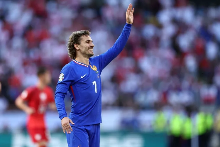 Griezman: Tôi có nhiều thần tượng nhưng tôi ấn tượng nhất với Kante. Cristiano Ronaldo xứng đáng vô địch World Cup