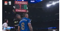 Khoảnh khắc ấm lòng! Cazorla 41 tuổi vào sân thay người, các cầu thủ và người hâm mộ Real Madrid đã vỗ tay chúc mừng anh