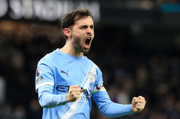 Ghế B: Guardiola biết tôi sẽ rời đội vào mùa hè này nhưng vẫn trao băng đội trưởng cho tôi. Điều này khiến tôi vô cùng vinh dự.
