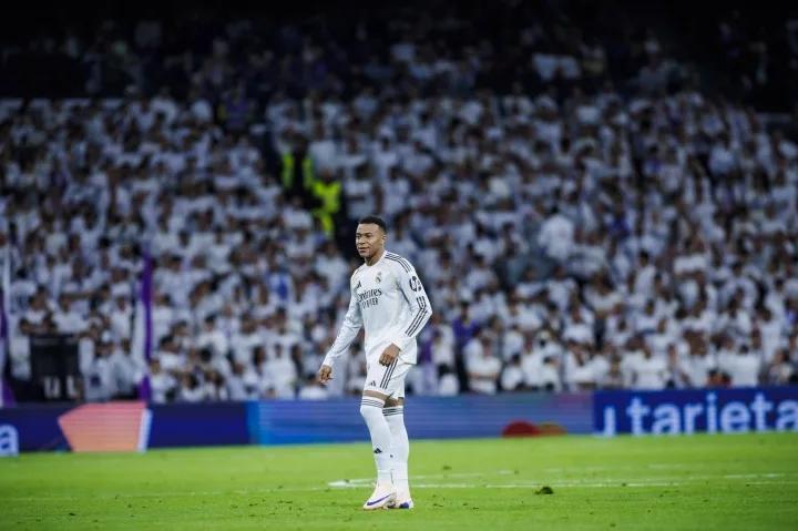 Phóng viên: Arbeloa không muốnMbapp nguy cơ chấn thương nên tung Gonzalo và những người khác vào sân