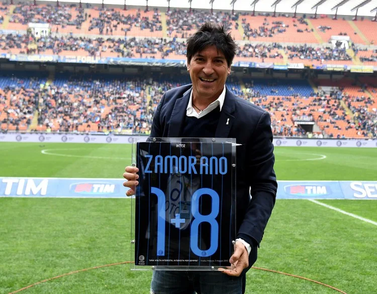 Zamorano: Zidane ít kinh nghiệm ở Castilla nhưng đạt được thành công, Chivu cũng giống anh