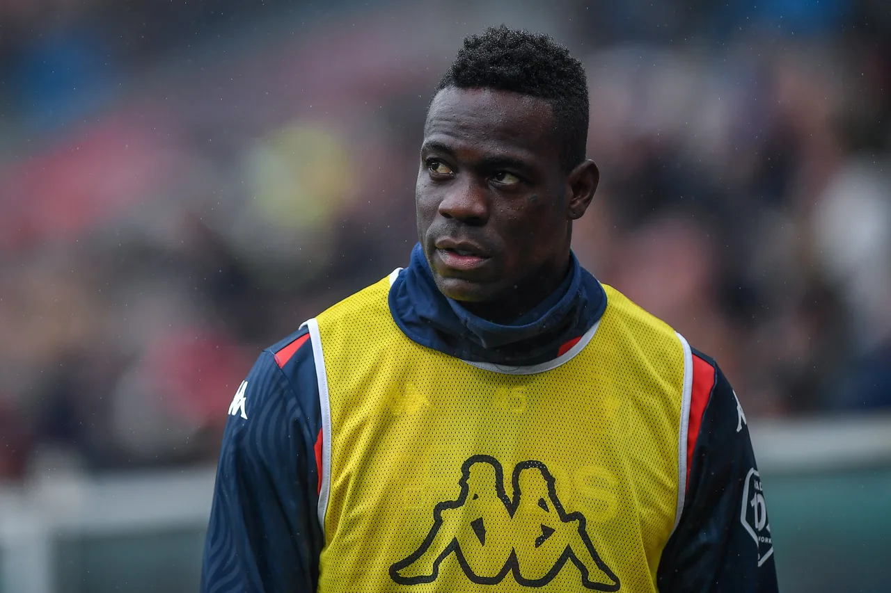 Balotelli đăng trên mạng xã hội: Câu hỏi tôi được hỏi nhiều lần trong nhiều năm cuối cùng cũng có câu trả lời.