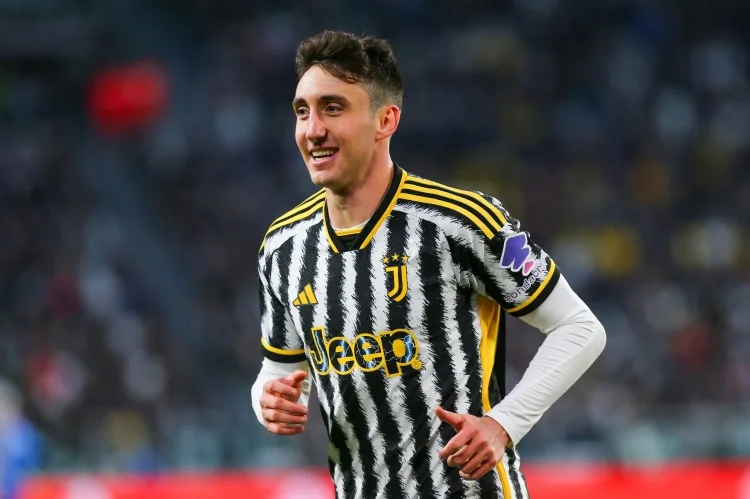 Truyền thông Italy: Juventus và Como có thể đổi Cambiasso và Perrone, Juventus cần chênh lệch 15 triệu
