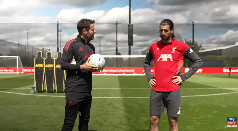 Szoboszlai: Van Dijk nhờ tôi thực hiện quả đá phạt trực tiếp cho Man City. Tôi mỉm cười và nói hãy để tôi làm điều đó.