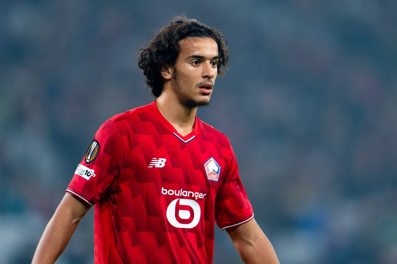Tiền vệ 18 tuổi Bouadi của Lille đã chọn khoác áo Maroc và được FIFA chấp thuận