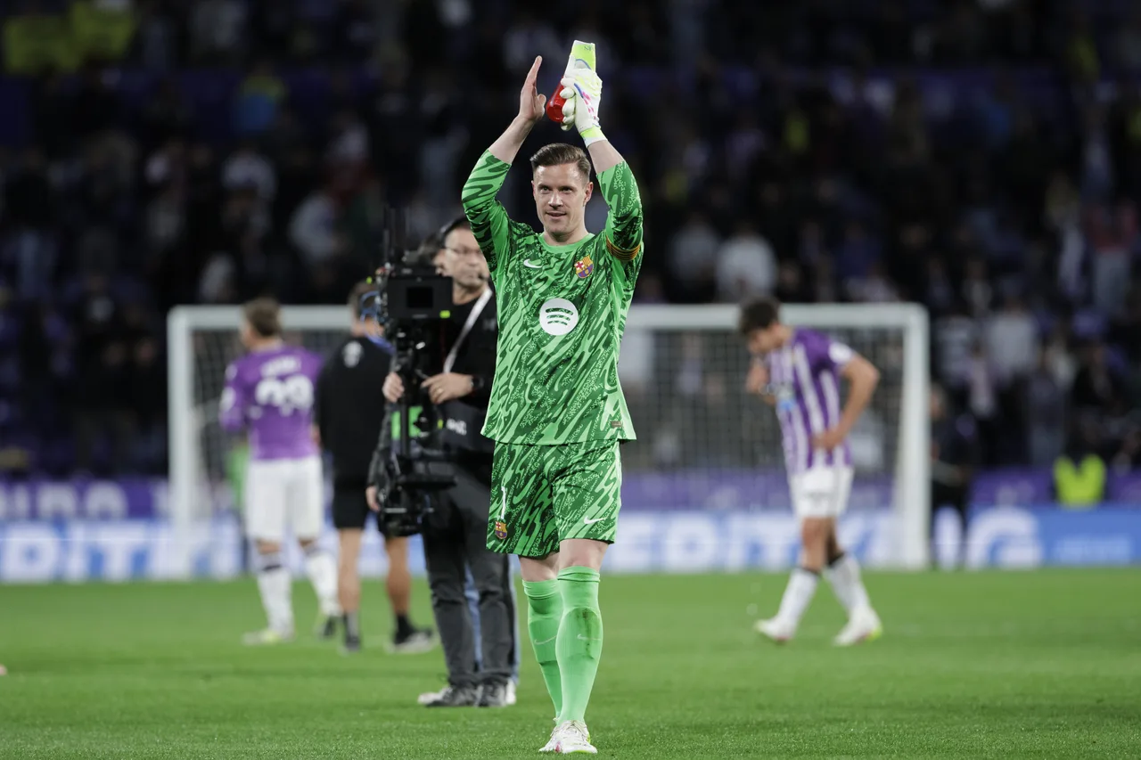 Truyền thông Hà Lan: Ajax đang chú ý đến Ter Stegen và Peña và dự định ký hợp đồng với một trong số họ vào mùa hè này