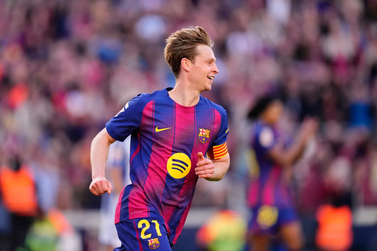AS: De Jong vắng mặt trong buổi tập hôm nay. Barcelona cho rằng anh đang chậm lại trong việc chuẩn bị cho World Cup.