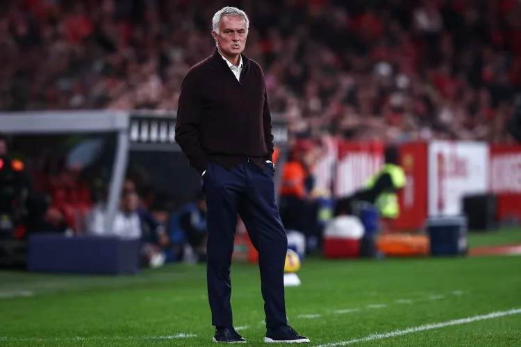 Lòng thương xót! Benfica vẫn bất bại với 23 trận thắng và 11 trận hòa ở giải VĐQG nhưng cuối cùng chỉ xếp thứ 3 và lỡ suất dự Champions League