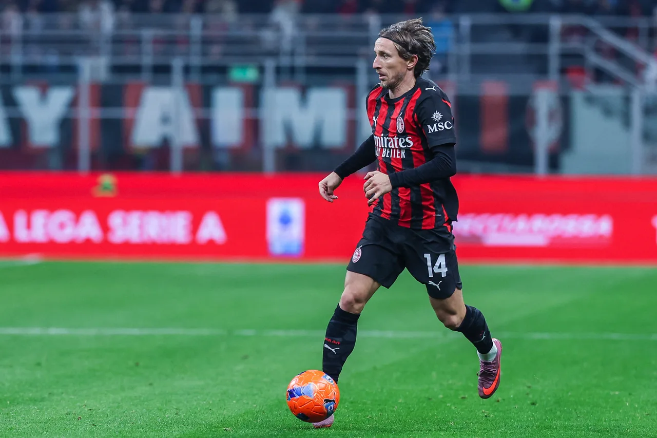 Phóng viên đội: Modric vui mừng với chiến thắng nhưng anh nói với đồng đội rằng họ vẫn chưa thể thư giãn