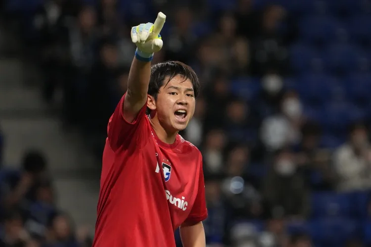 Thủ môn 18 tuổi của Gamba Osaka mới ra mắt đội một vào tháng trước! 6 pha cứu thua chung kết AFC Champions League + tỉ số cao nhất