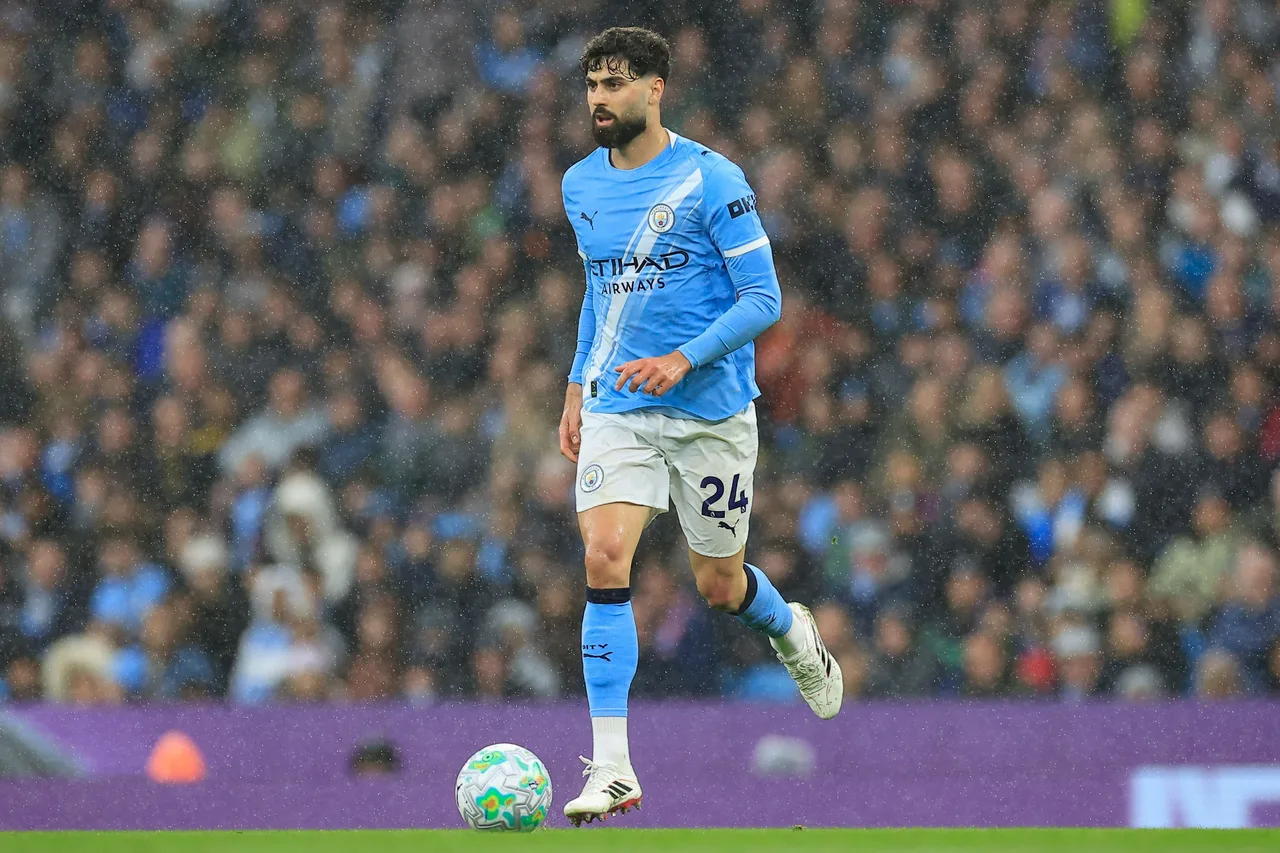 AS: Cầu thủ 24 tuổi Gvadiol được giới thiệu tới Real Madrid. Hợp đồng của anh với Man City sẽ hết hạn vào năm 2028.