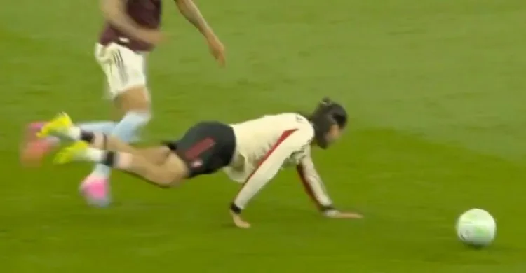 Bức tranh thú vị của ngày hôm nay: Bạn nói đúng, nhưng Arbeloa cũng có một World Cup và nhiều hơn Bim hai chức vô địch Champions League.