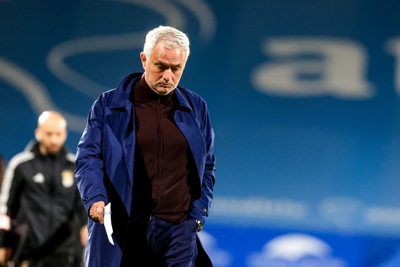 Phóng viên: Mourinho rất thích lên sóng và thích cảm giác lôi cuốn này. Đây là phiên bản chân thực nhất của anh ấy.