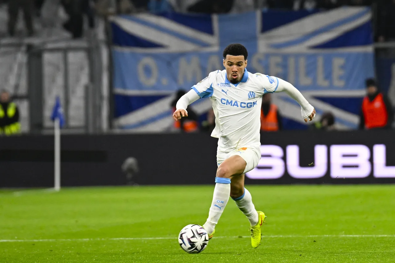 Ngồi trên băng ghế dự bị! Cầu thủ 19 tuổi Nwaneri kết thúc hợp đồng cho mượn ở Marseille với 2 bàn thắng và 1 kiến ​​tạo sau 11 trận và 0 lần ra sân trong tháng qua.