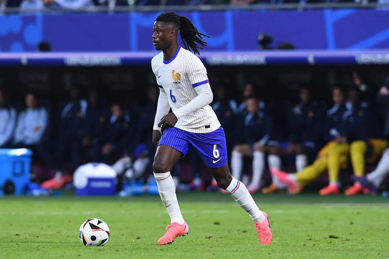 Deschamps về trận thua Camavinga: Hàng tiền vệ cạnh tranh khốc liệt, tôi hiểu anh ấy sẽ thất vọng, thậm chí ghét tôi