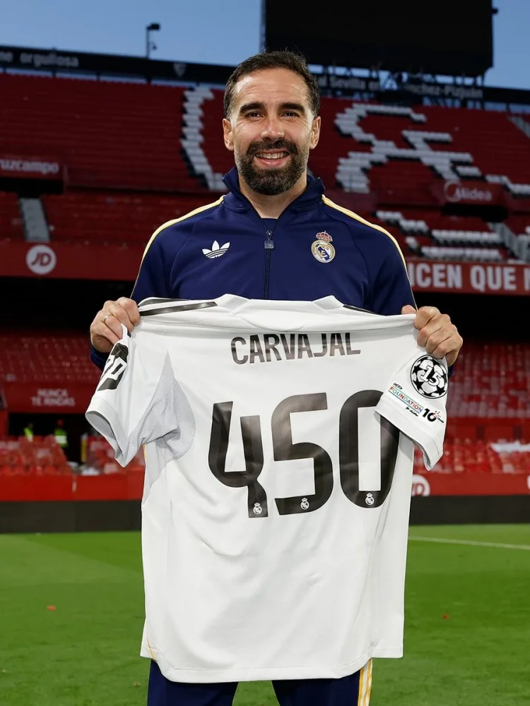 Nhận áo kỷ niệm! Carvajal cán mốc 450 trận trong sự nghiệp ở Real Madrid, Camavinga có trận thắng thứ 100 ở La Liga