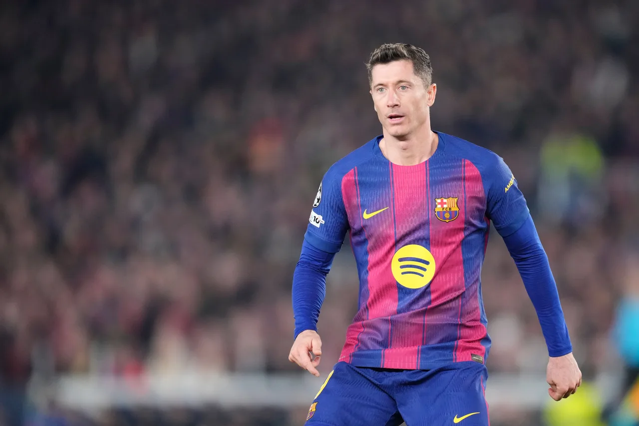 Lewandowski đã ghi 119 bàn cho Barcelona, ​​đứng thứ 11 trong lịch sử đội bóng và thứ 7 trong danh sách vua phá lưới nước ngoài.
