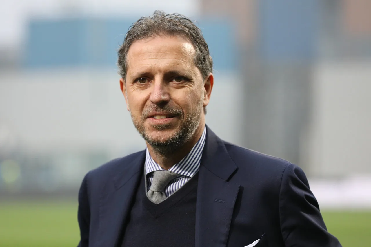 Giám đốc Fiorentina Paratici và giám đốc Sassuolo Carnevali đều phủ nhận liên hệ với Milan