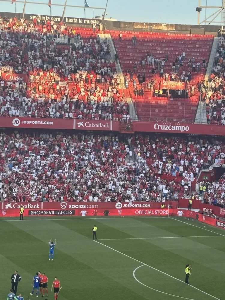 Thật khó để nói lời tạm biệt! Carvajal chia tay người hâm mộ Real Madrid sau trận đấu với Sevilla