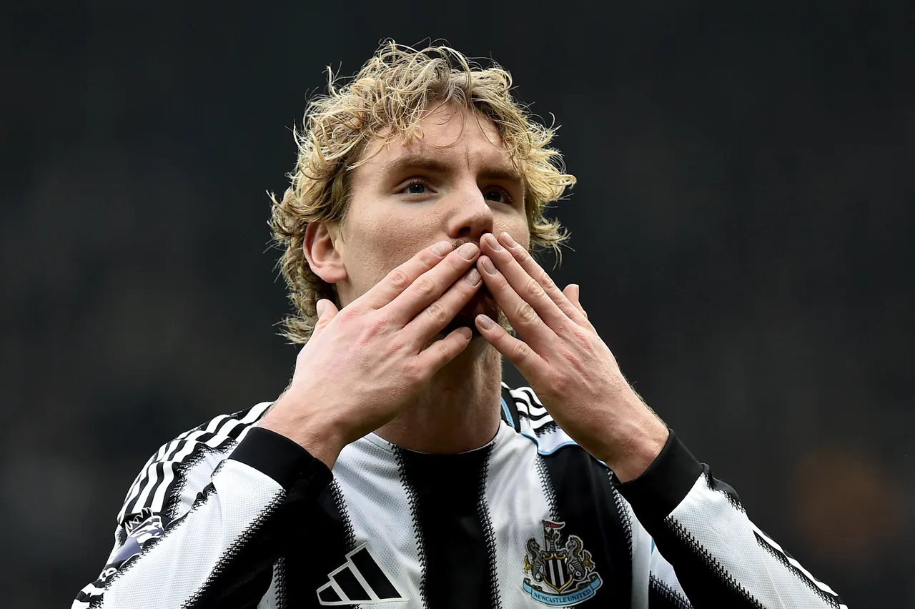 Mở kỷ lục! Tiền đạo Walter Mader của Newcastle chấm dứt cơn hạn hán kéo dài 17 trận