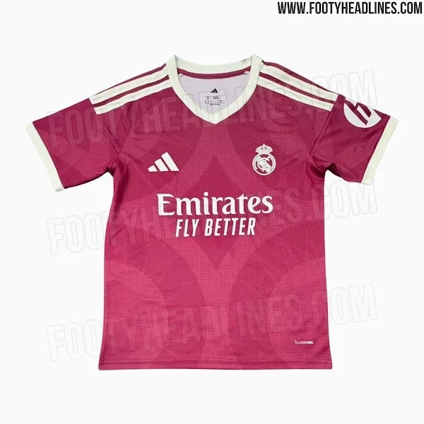 Hình ảnh gián điệp áo đấu thứ ba của Real Madrid cho mùa giải tới: màu hồng đậm + họa tiết màu trắng, bao gồm cả thiết kế họa tiết hình học