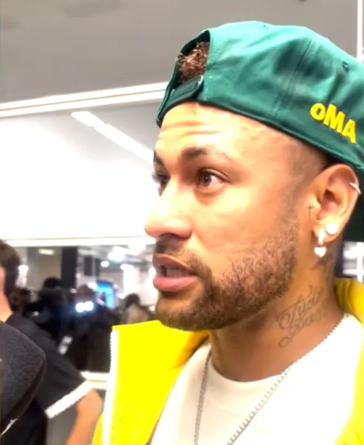 Neymar: Lẽ ra trọng tài phải xin lỗi và cho tôi tiếp tục thi đấu. Điều này xảy ra với tôi mọi lúc.