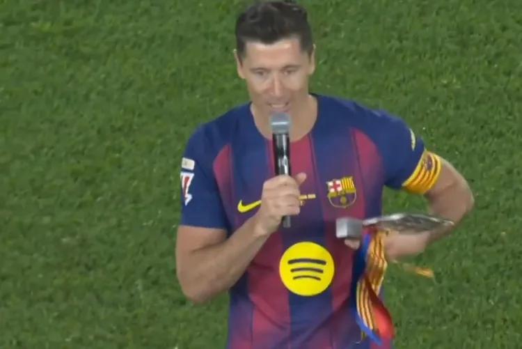 Barcelona chính thức chia tay Lewandowski: Mặc áo đấu này đã viết nên lịch sử, cảm ơn vì tất cả những gì anh đã cống hiến