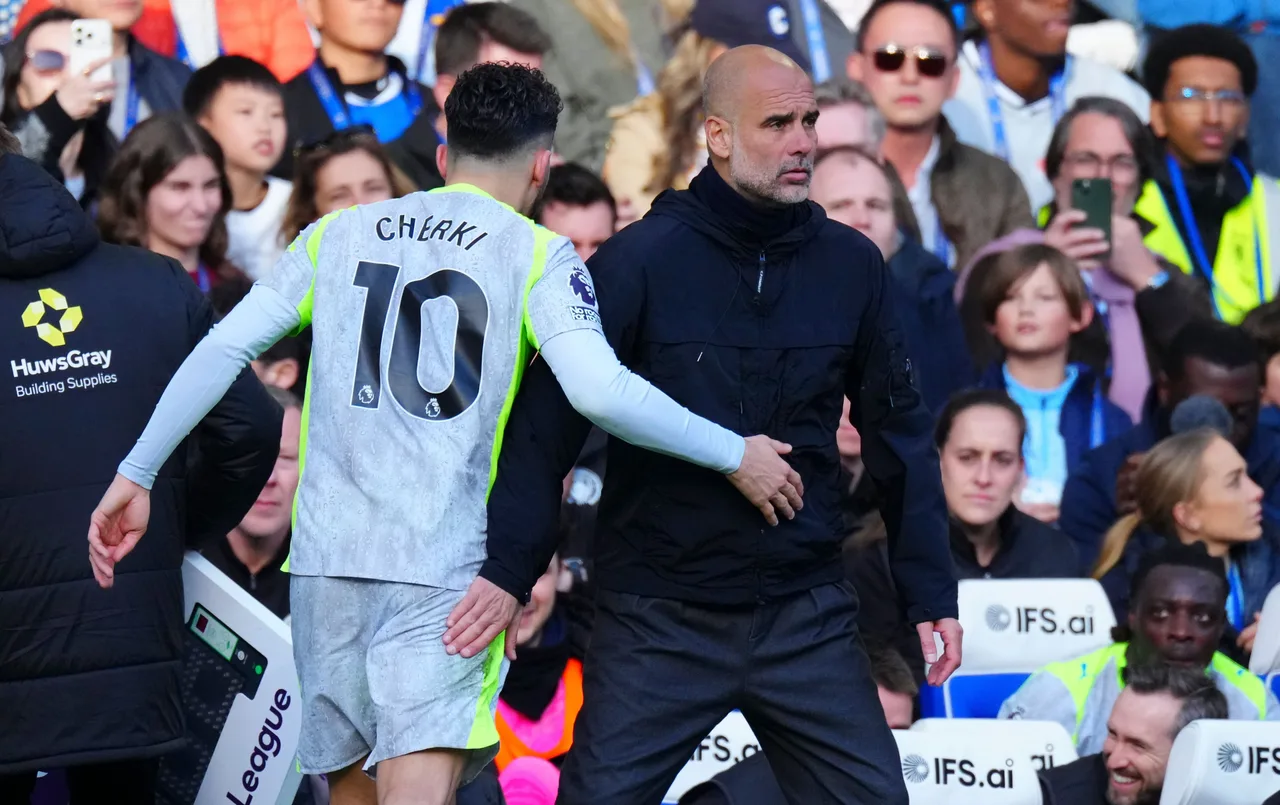 Hoàn thành? Guardiola gia hạn hợp đồng 24 năm và tuyên bố sẽ ở lại xây dựng lại, với 3 kỳ chuyển nhượng trị giá 520 triệu euro cho các bản hợp đồng