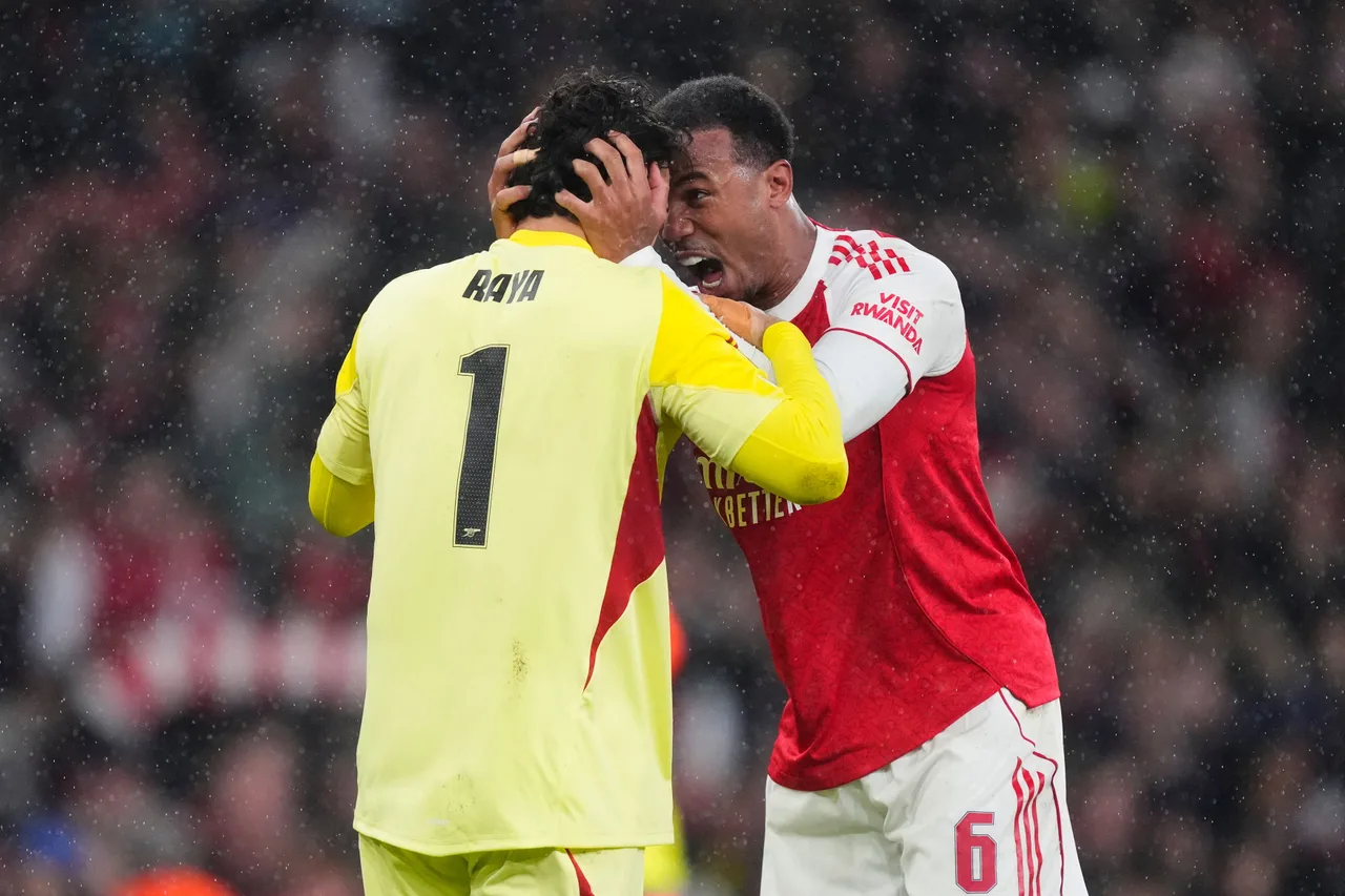 Phòng thủ thép! Arsenal đã giữ sạch lưới 32 trận mùa này, nhiều hơn ít nhất 6 trận so với bất kỳ đội nào ở 5 giải đấu hàng đầu