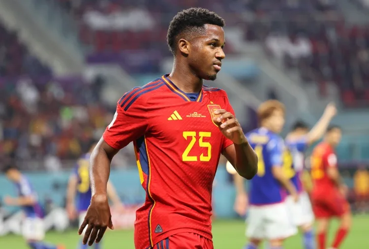 Mọi người: Fati có thể thay thế Fermin trong đội hình dự World Cup, ghi 12 bàn mùa này
