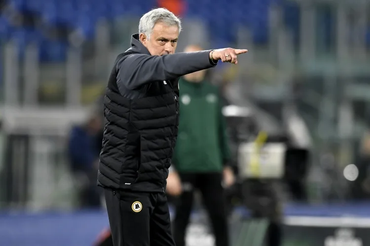 AS: Việc ký hợp đồng với Mourinho là một điều tất yếu và tất cả những gì ông ấy cần làm là ký và ông ấy sẽ mang ba trợ lý thân cận đến Real Madrid