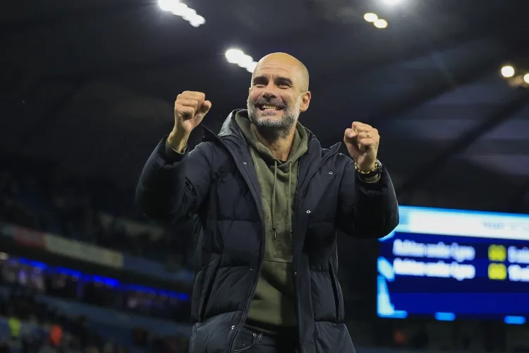 Bài viết: Ferguson bóng gió với Guardiola trong bữa tối rằng ông được mời đến huấn luyện Man United, nhưng Guardiola không hề hay biết