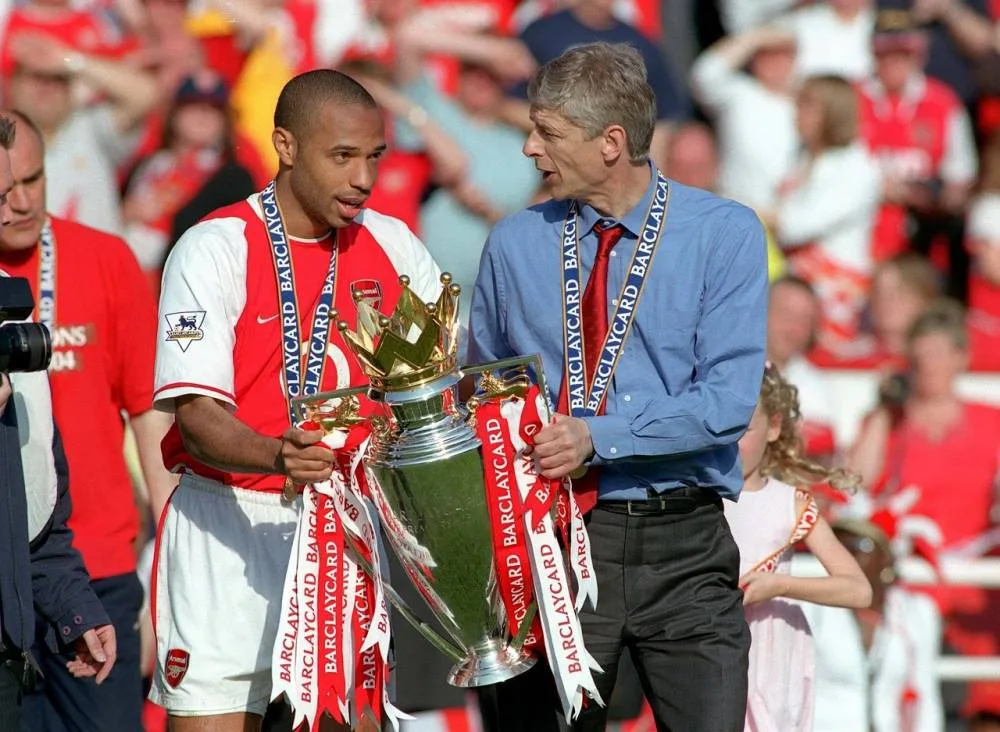 22 năm đã trôi qua! Danh hiệu Premier League gần nhất của Pháo thủ: 03/04 giành chức vô địch bất bại và Wenger dẫn dắt Chiếc giày vàng của Henry